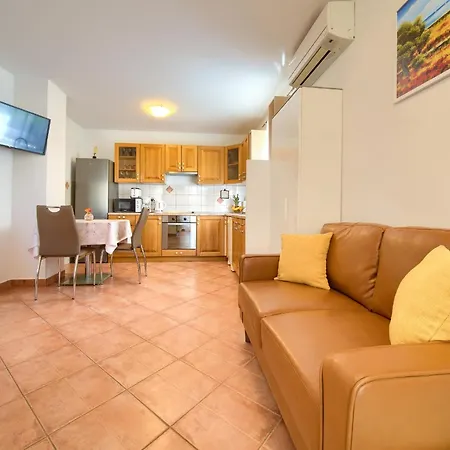 Apartment Meri Krk Town